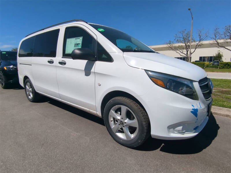 2023 Mercedes-Benz Metris Passenger