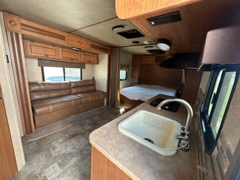 2017 Crossroads RV Sunset Trail Ultra Lite