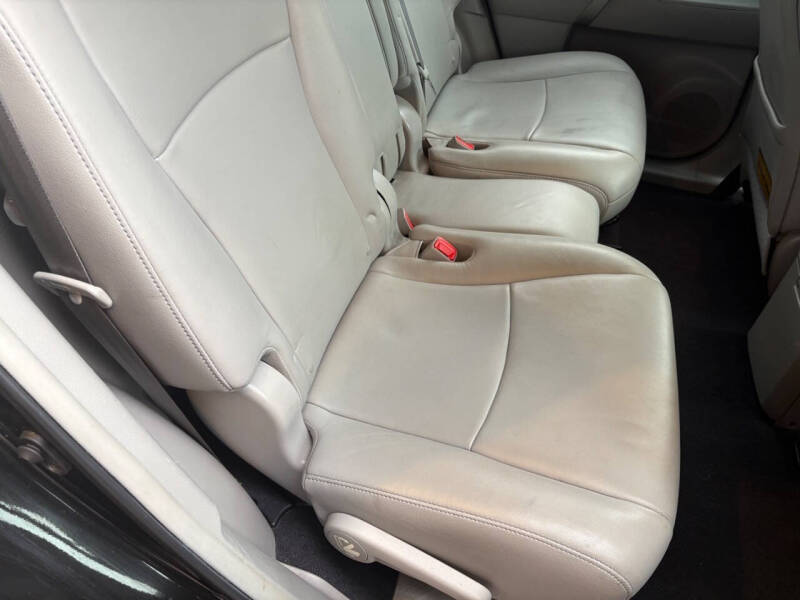 2013 Toyota Highlander SE