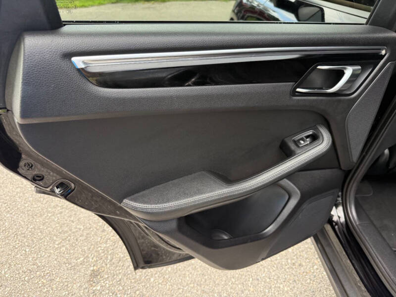 2015 Porsche Macan S