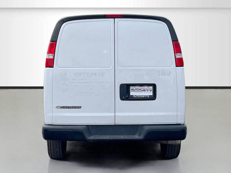 2023 Chevrolet Express 2500