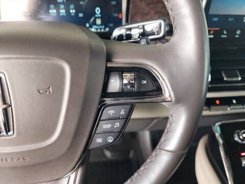 2023 Lincoln Navigator Standard