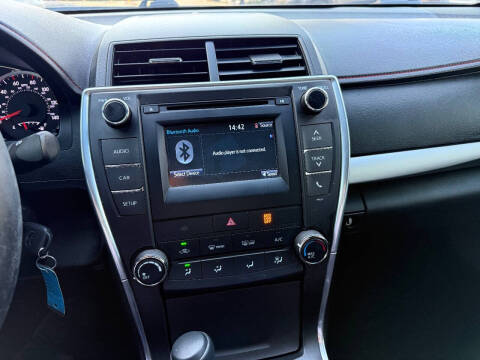 2016 Toyota Camry SE