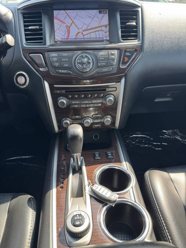 2016 Nissan Pathfinder SL