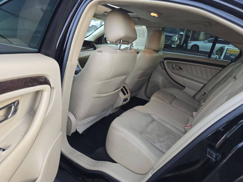 2017 Ford Taurus Limited