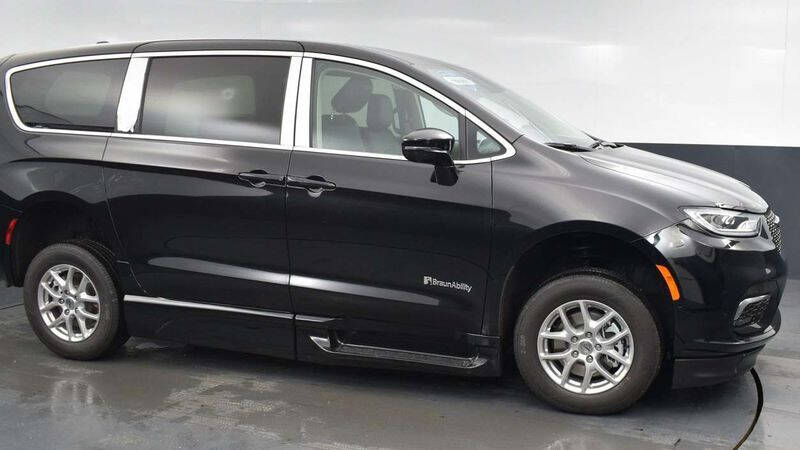2024 Chrysler Pacifica Touring L