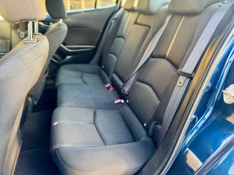 2017 Mazda MAZDA3 Sport