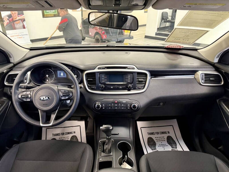 2018 Kia Sorento LX