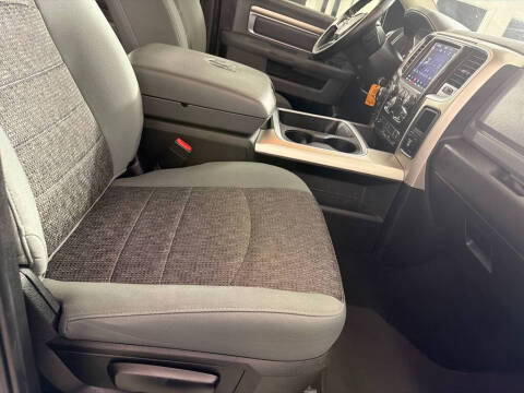 2018 RAM 1500 SLT