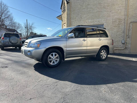 2006 Toyota Highlander for sale at Strong Automotive in Watertown WI