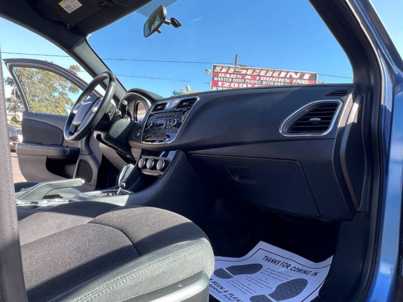 2011 Chrysler 200 Touring