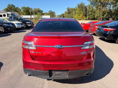 2018 Ford Taurus SEL