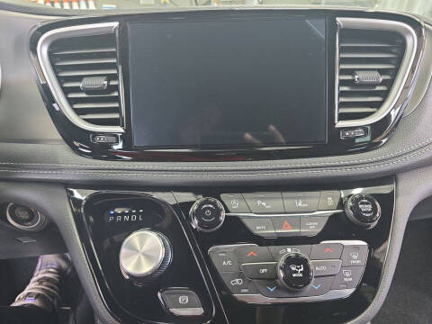 2027 Chrysler Pacifica Limited
