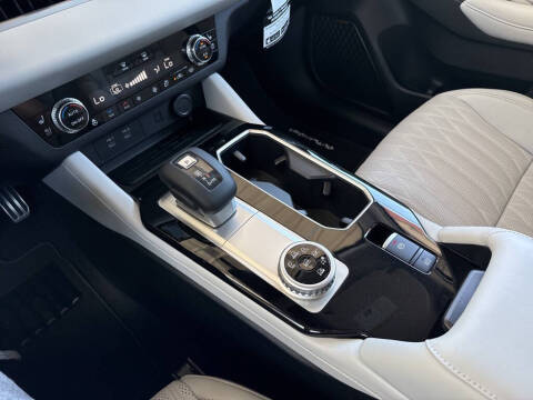 2025 Mitsubishi Outlander SEL Platinum Edition