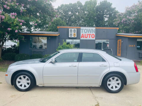 2005 Chrysler 300 for sale at Town Auto in Chesapeake VA