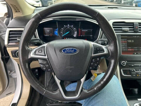 2016 Ford Fusion SE