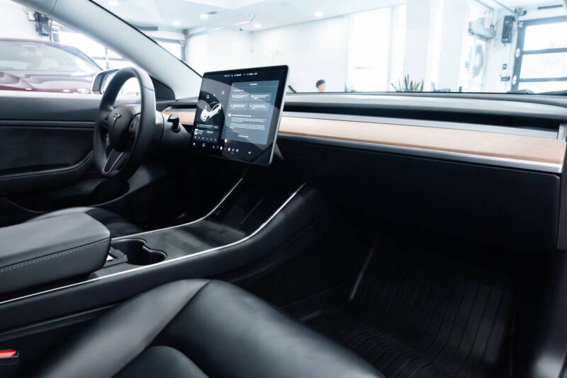 2019 Tesla Model 3 Mid Range