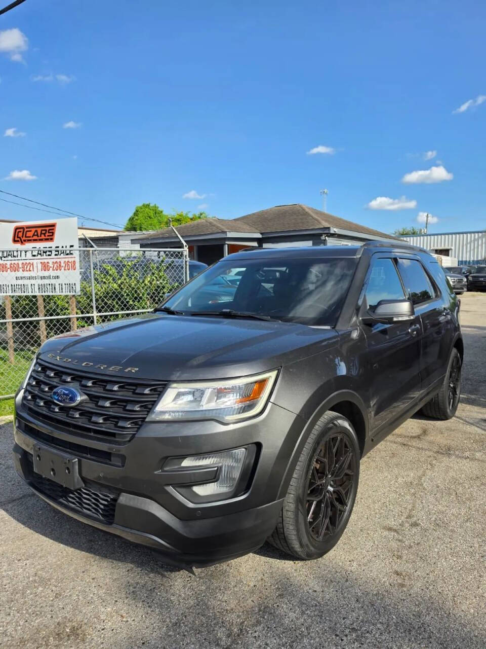 Dk. Gray 2017 Ford Explorer XLT XLT 4dr SUV 2