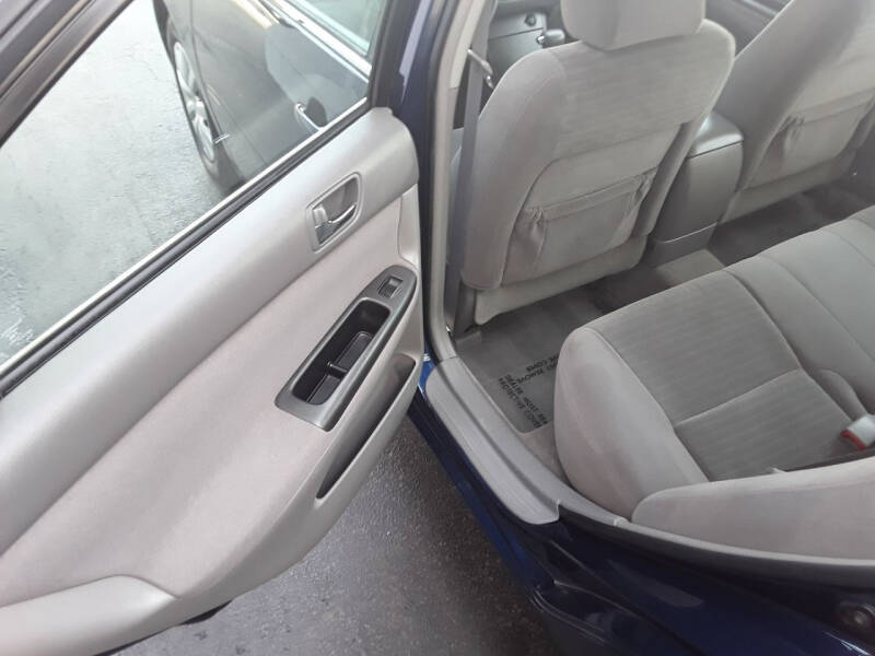 2005 Toyota Camry LE