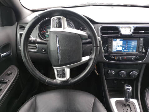 2011 Chrysler 200 Limited