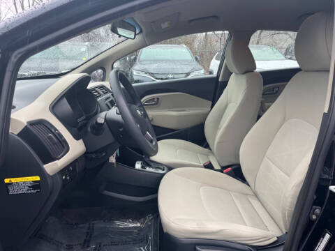 2013 Kia Rio 5-Door LX