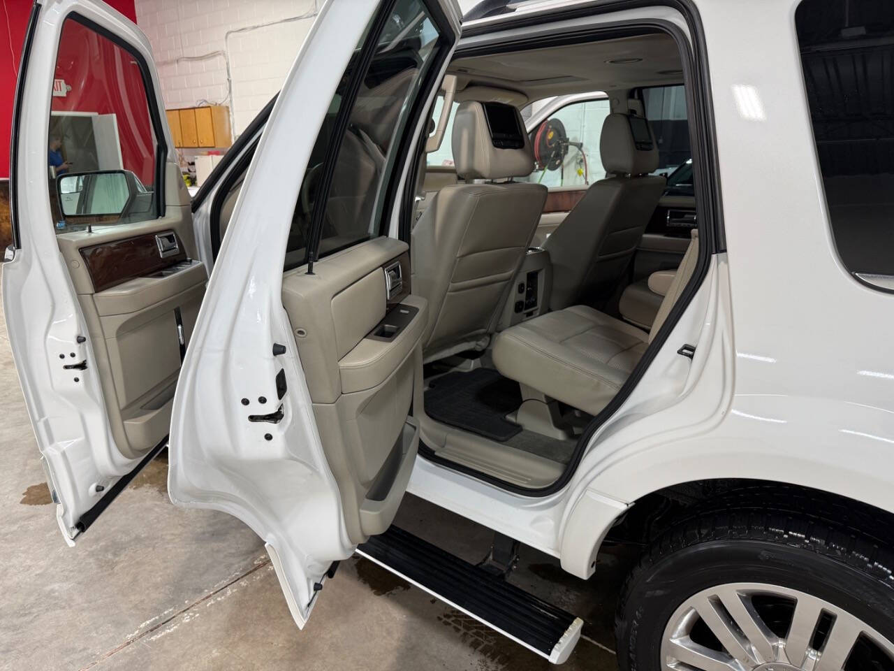 2013 Lincoln Navigator for sale at Vehicle Brothers LLC in Broadview Heights, OH