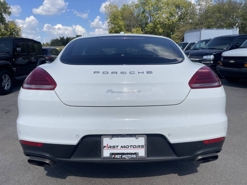 2016 Porsche Panamera