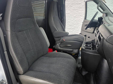2025 Chevrolet Express 2500