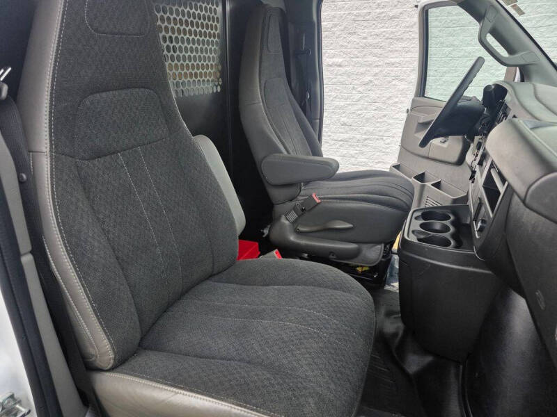 2025 Chevrolet Express 2500