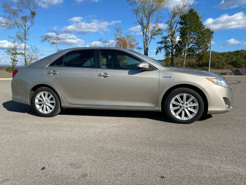 2014 Toyota Camry Hybrid for sale at Tennessee Valley Wholesale Autos LLC in Huntsville AL