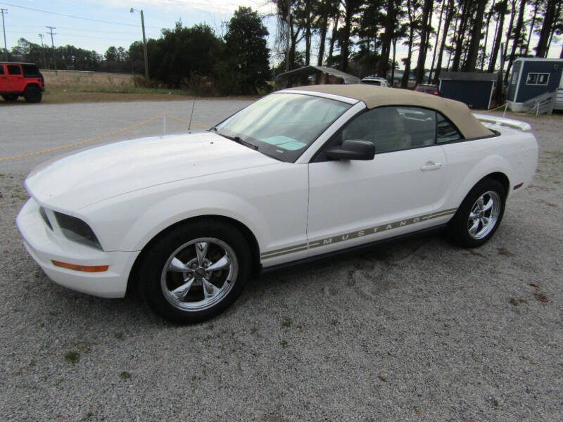 2005 Ford Mustang Premium's photo