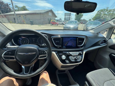 2017 Chrysler Pacifica Touring