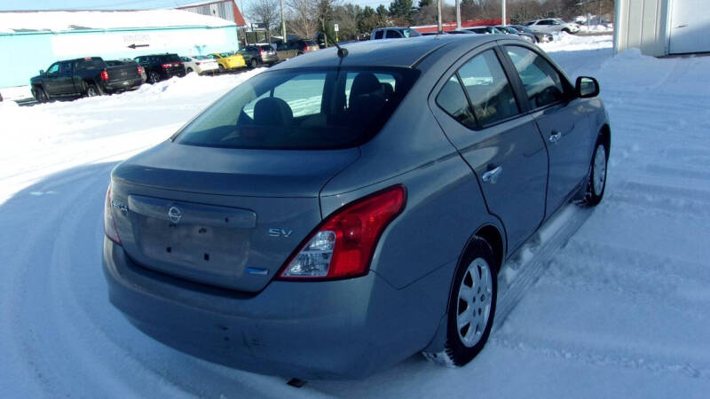 2012 Nissan Versa 1.6 SV
