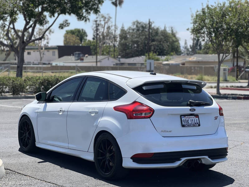 2018 Ford Focus ST