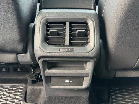 2024 Volkswagen Taos SE 4Motion