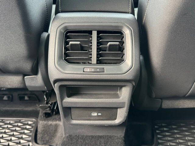 2024 Volkswagen Taos SE 4Motion