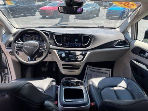 2024 Chrysler Pacifica Touring L