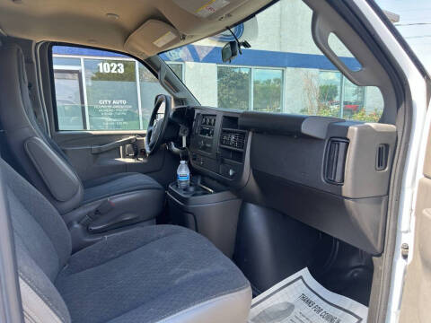 2025 GMC Savana 2500