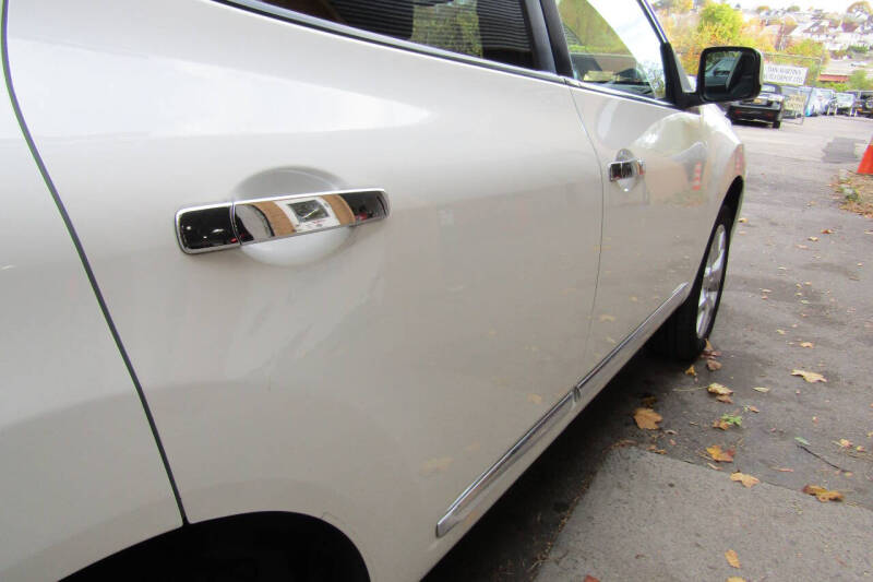 2013 Nissan Rogue SV w/SL Package