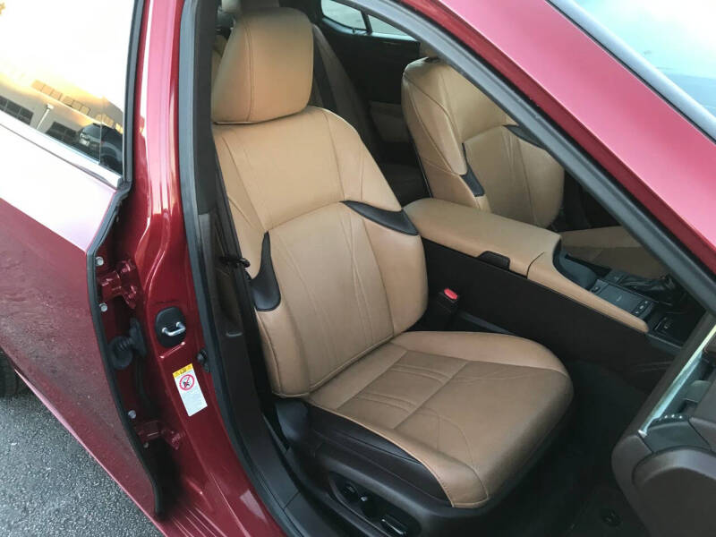 2019 Lexus ES 350 Luxury