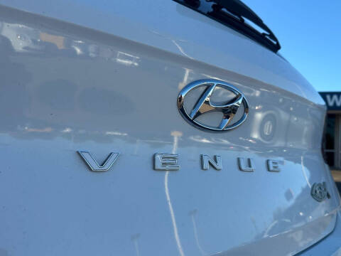 2022 Hyundai Venue SE