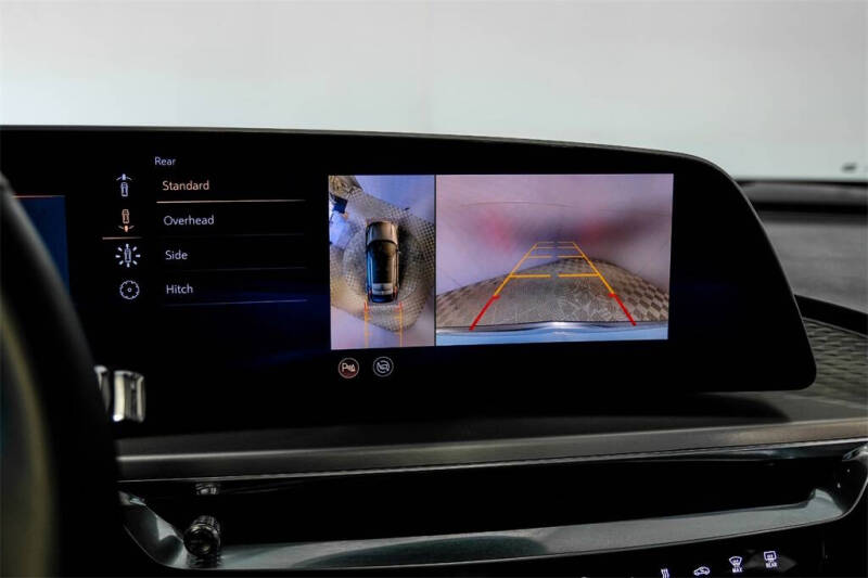 2024 Cadillac LYRIQ Luxury 1