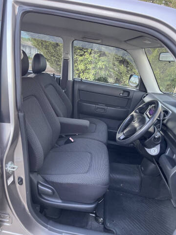 2000 Toyota BB