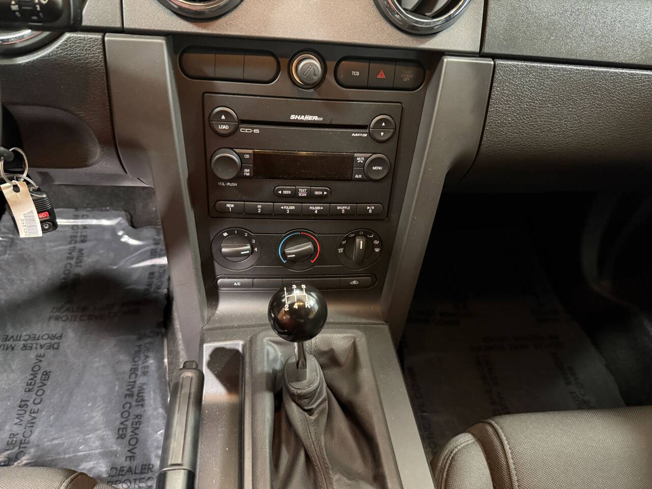 2007 Ford Mustang 37