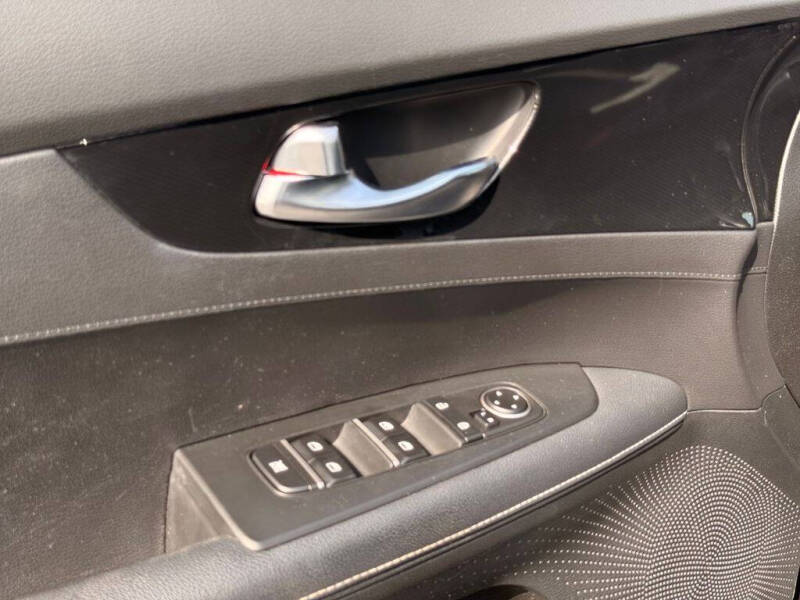 2022 Kia Forte GT Line