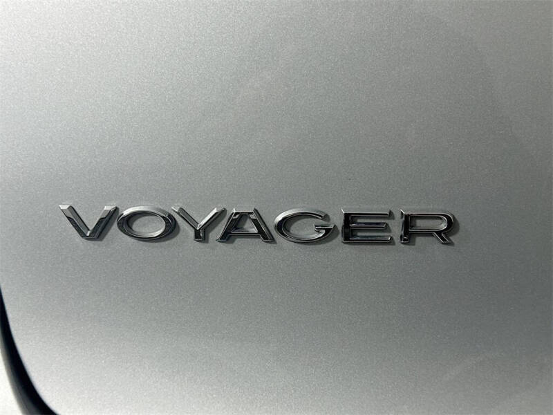 2024 Chrysler Voyager LX