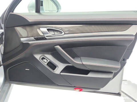 2015 Porsche Panamera GTS