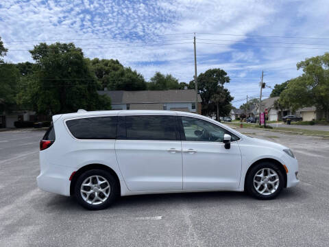 2017 Chrysler Pacifica Touring Plus
