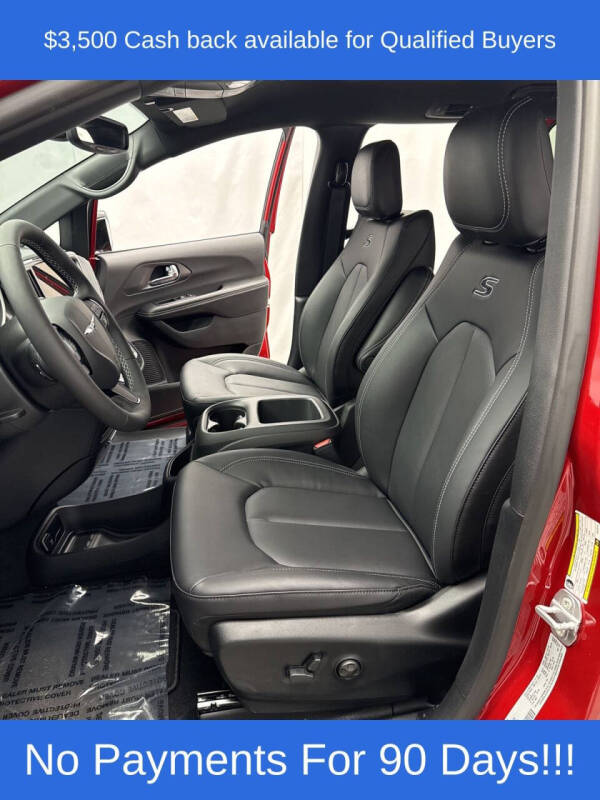 2026 Chrysler Pacifica Select