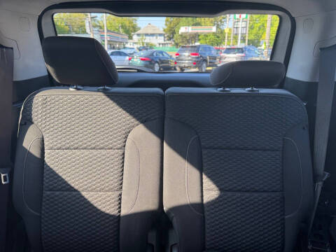 2017 GMC Acadia SLE-2